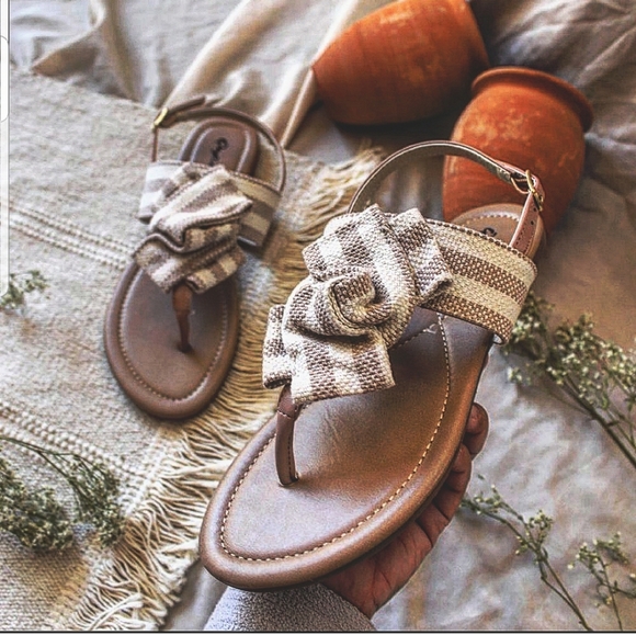 🚨LAST PAIR// Beige Blush Bow thong Sling back Sandal - Picture 4 of 4